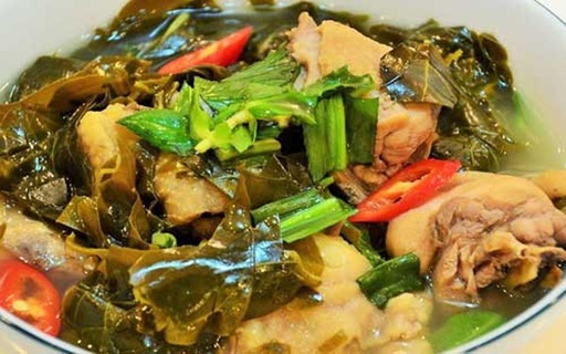 Canh gà lá giang 